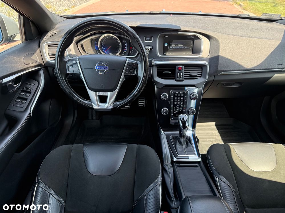 Volvo V40 T3 Drive-E R-Design Momentum - 9