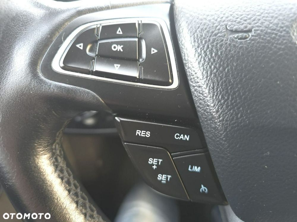 Ford Kuga - 24