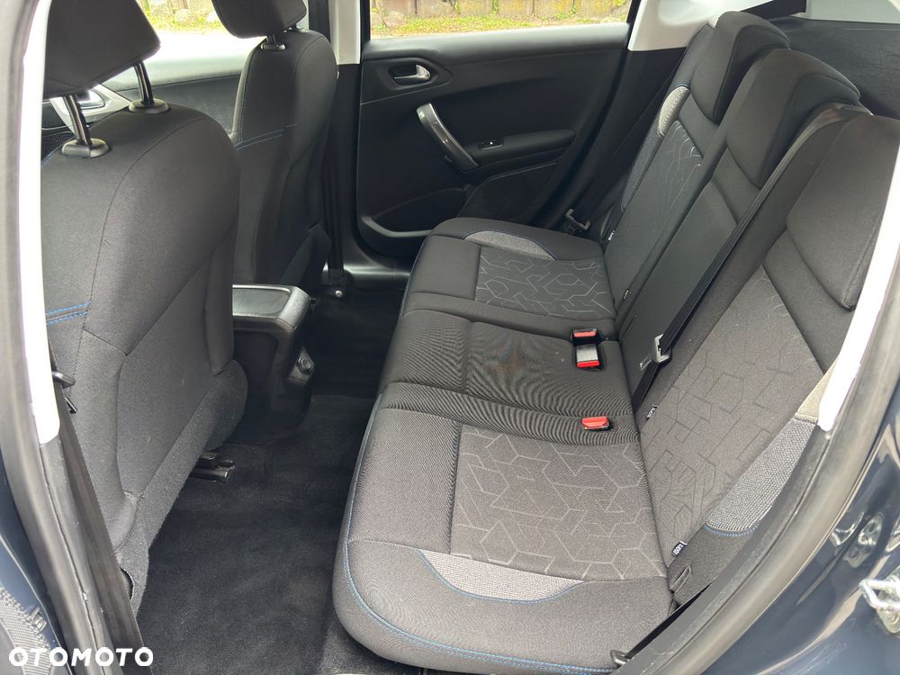 Peugeot 2008 PureTech 82 Signature - 27