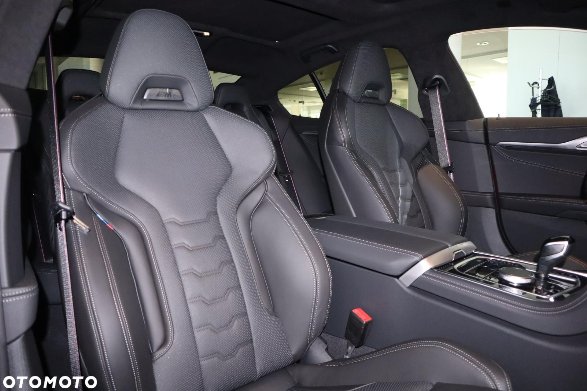 BMW Seria 8 - 13
