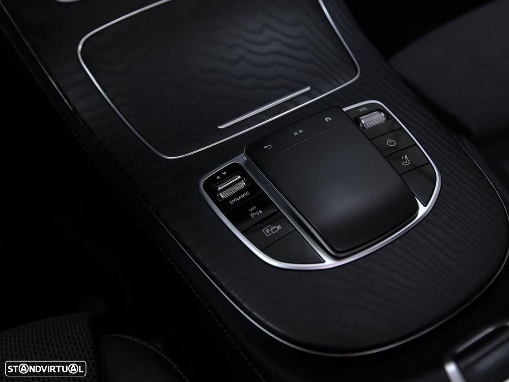 Mercedes-Benz E 300 de AMG Line 4Matic - 25