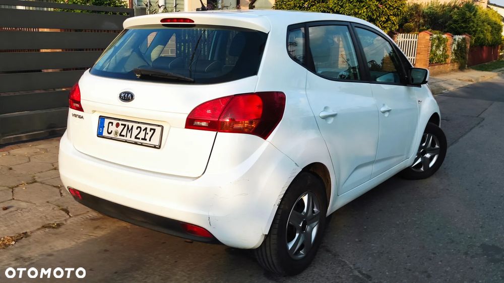 Kia Venga - 29