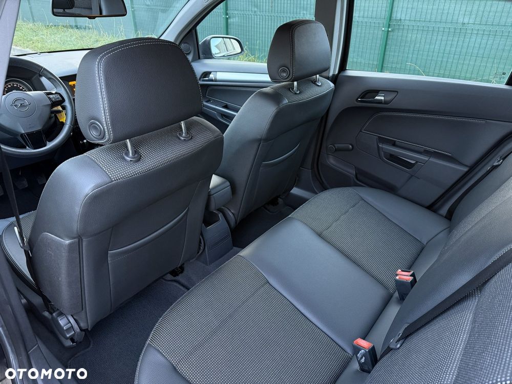 Opel Astra 1.8 Innovation - 21