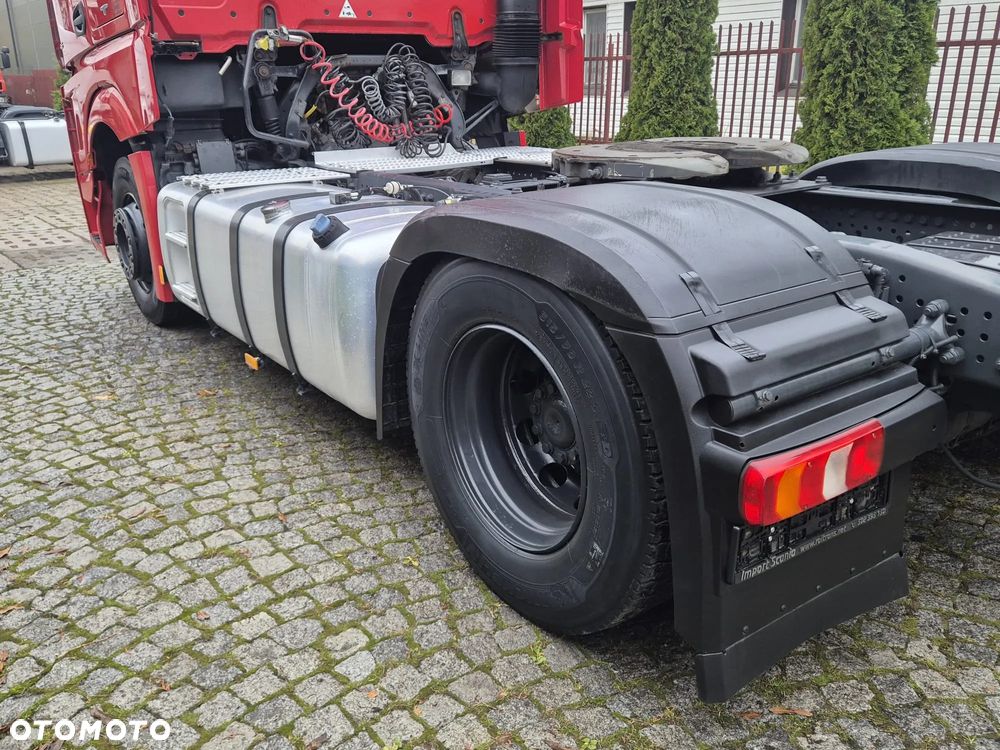 Mercedes-Benz 1845 - 7