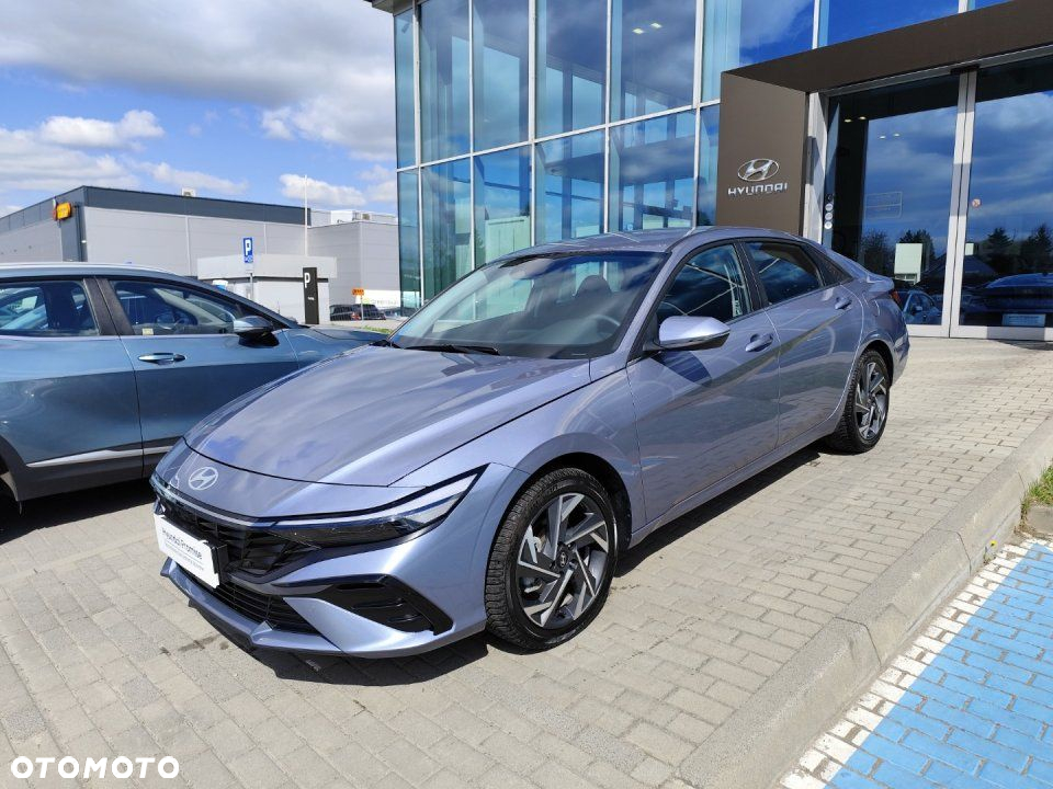 Hyundai Elantra - 11