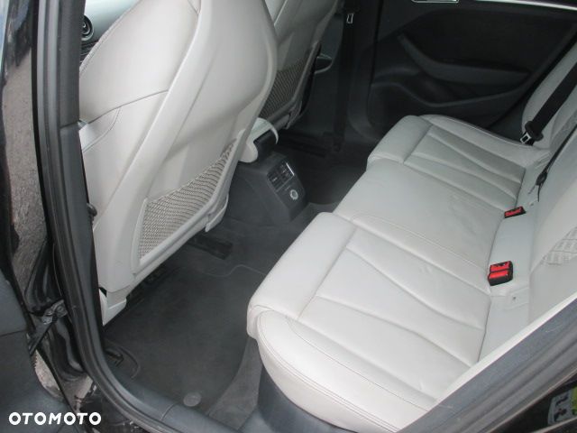 Audi RS3 Sportback S tronic - 11