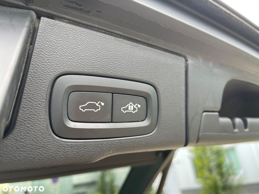 Volvo XC 60 T5 AWD Momentum - 12