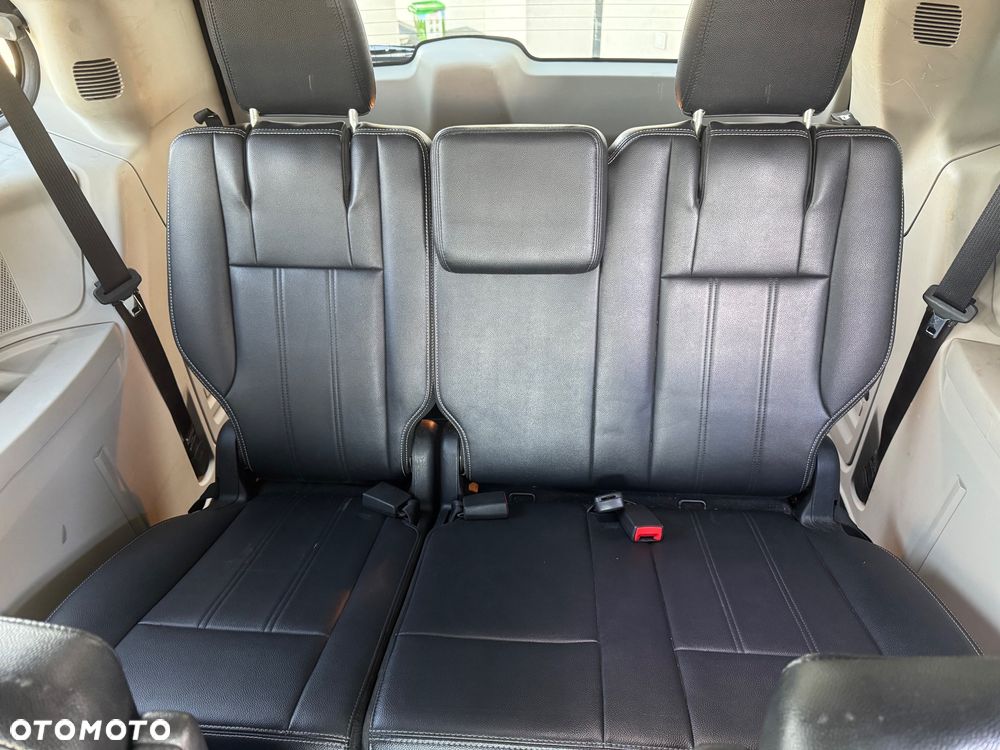 Chrysler Town & Country 3.6 Touring - 11