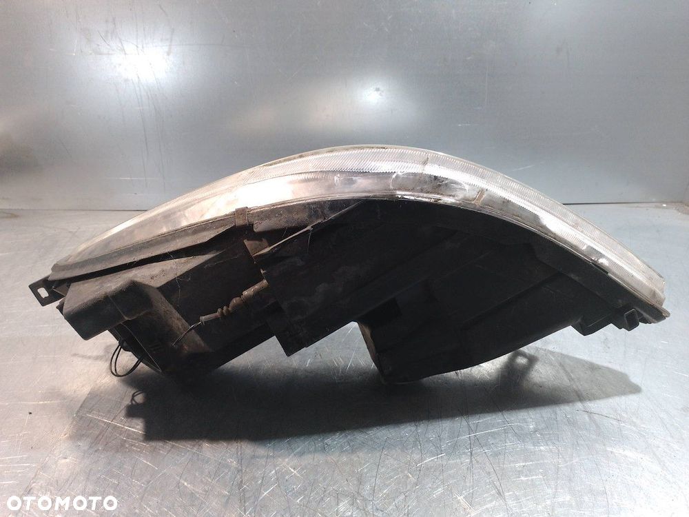 LAMPA PRAWA PRZÓD MITSUBISHI COLT VI 0301208202   MR957354 - 9