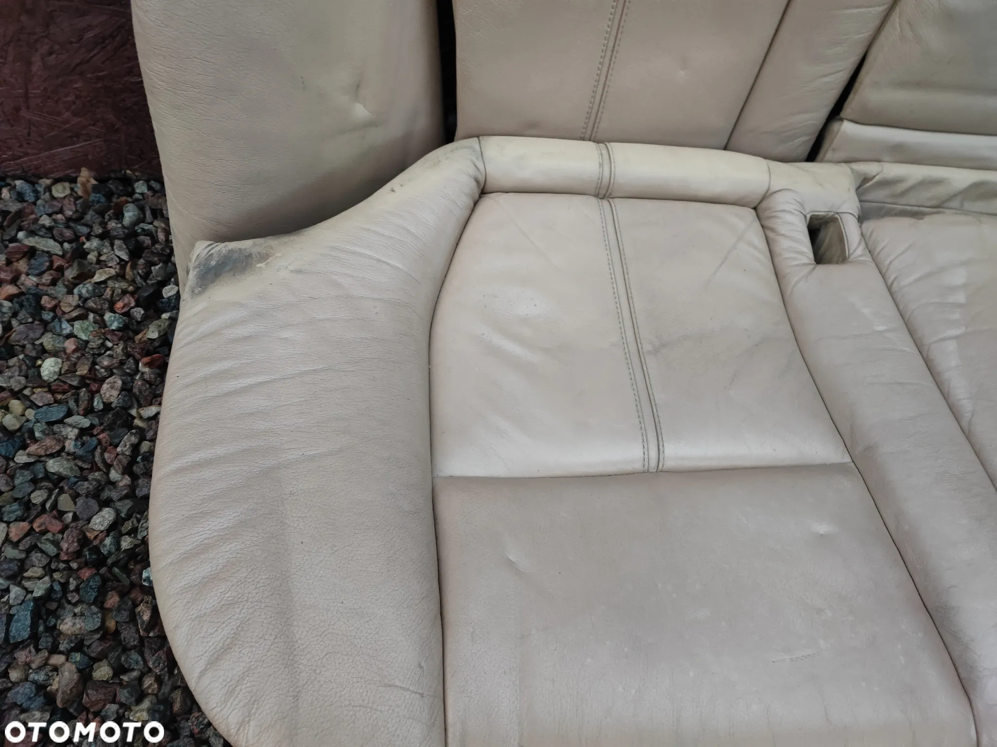 BMW E39 SEDAN ORYGINALNA KOMPLETNA KANAPA TYŁ SKŁADANA W KOLORZE BEŻOWYM / KREMOWYM / SANDBEIGE  O NR. 52 20 7 049 351 /  52 20 8 198 182 / 52 20 7 049 357 OEM - 13