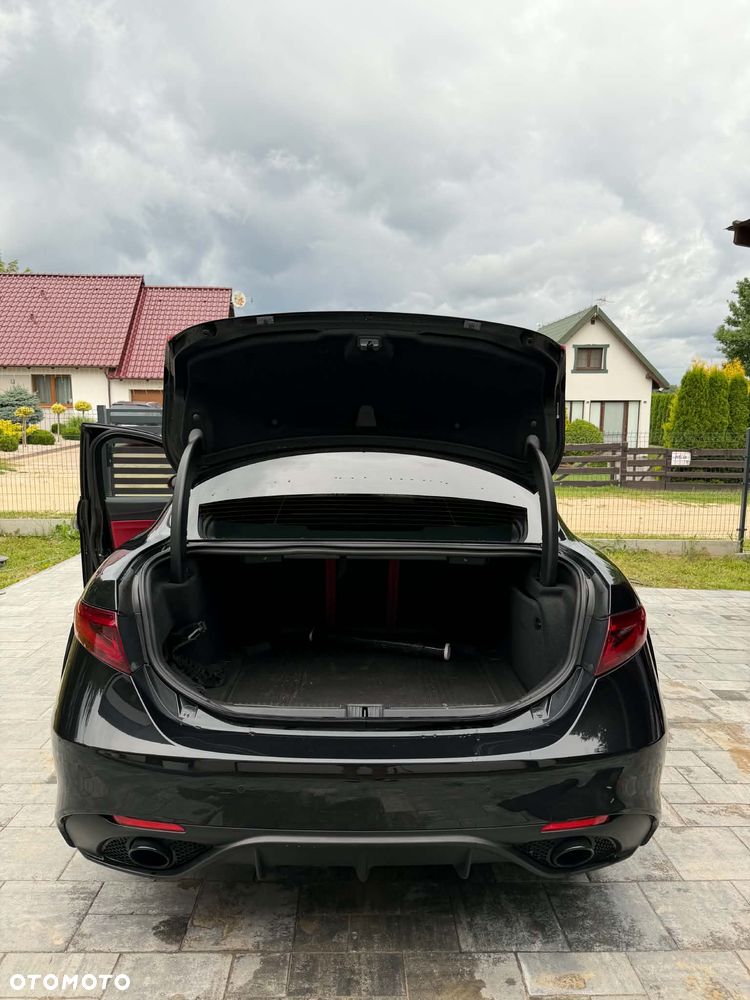 Alfa Romeo Giulia 2.0 Turbo 16V AT8 Veloce Ti - 18