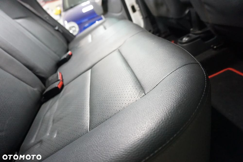 Dacia Duster dCi 110 FAP 4x2 Laureate - 23