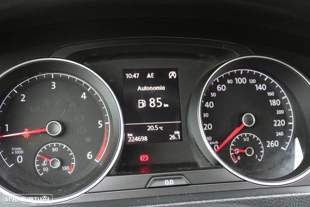 VW Golf 1.6 TDI Confortline - 22