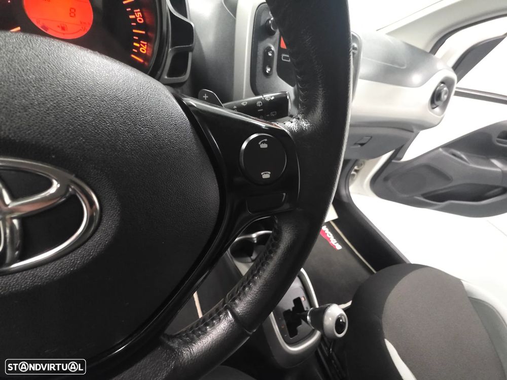 Toyota Aygo 1.0 X-Play Plus MM - 39