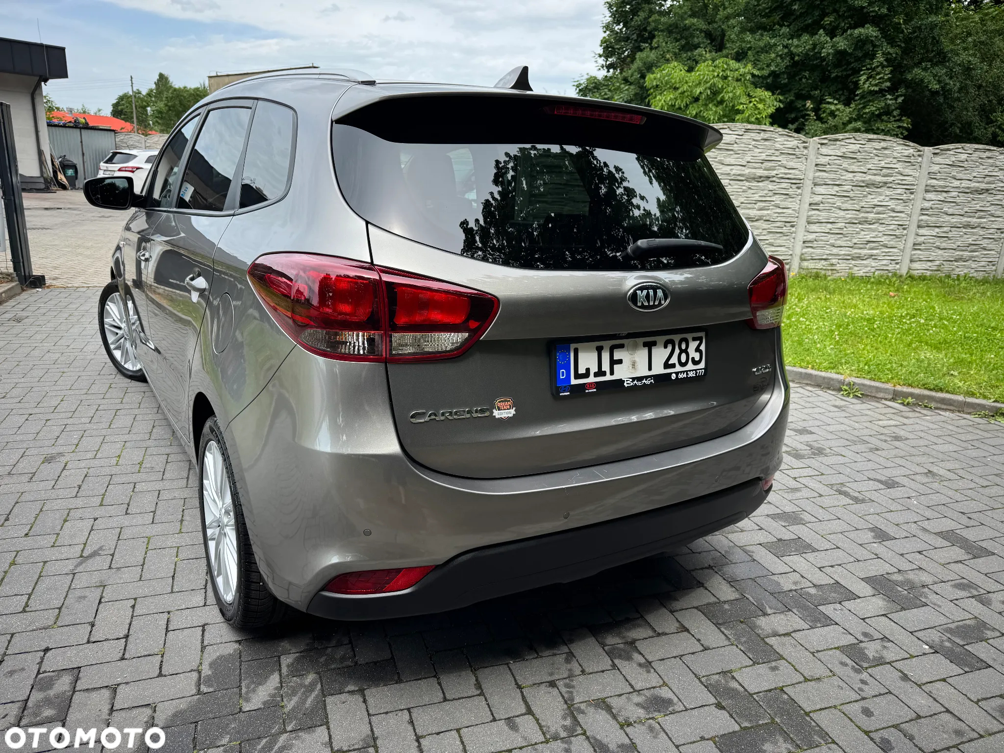 Kia Carens 1.7 CRDi 141 Dream-Team Edition - 16