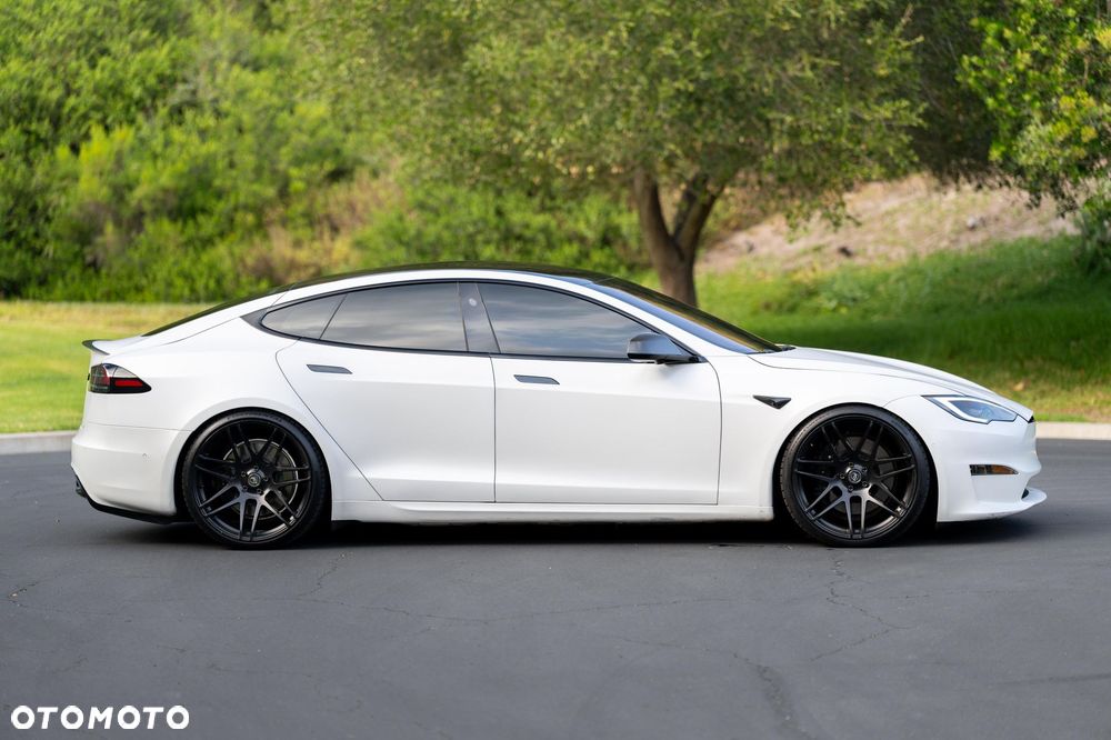 Tesla Model S - 2