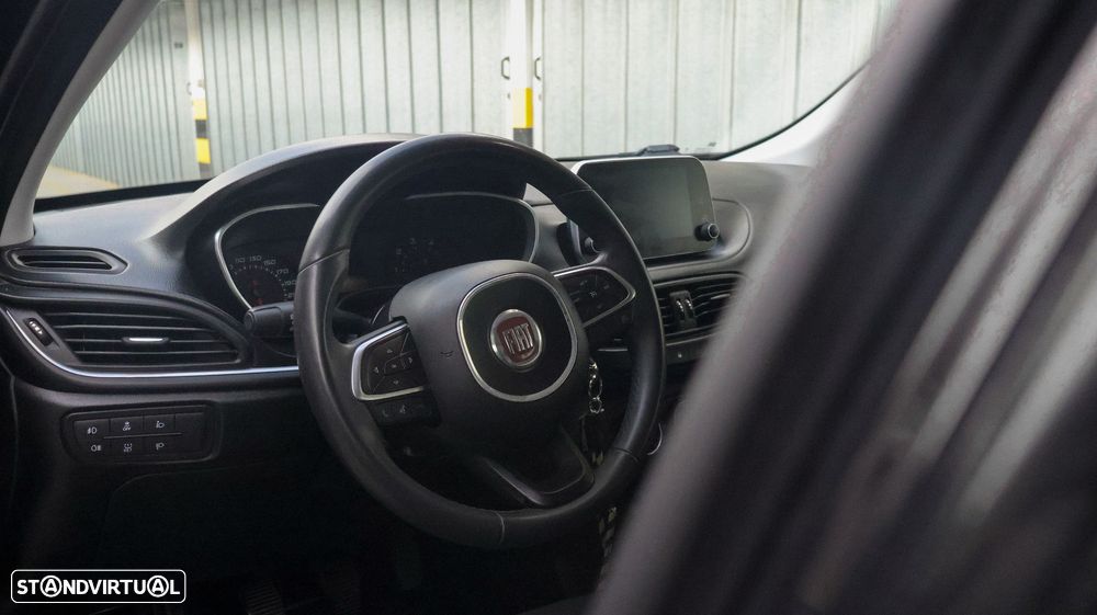 Fiat Tipo Station Wagon 1.3 M-Jet Lounge Tech - 11