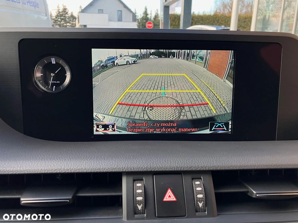 Lexus ES 300h F Sport - 25