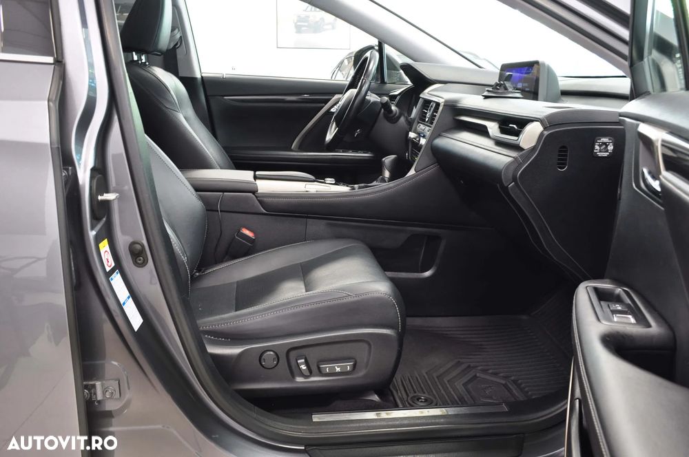 Lexus Seria RX - 14