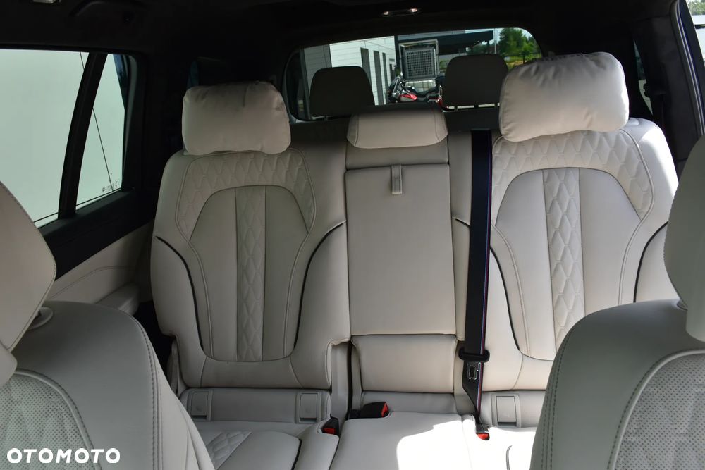 BMW X7 M60i xDrive mHEV sport - 33