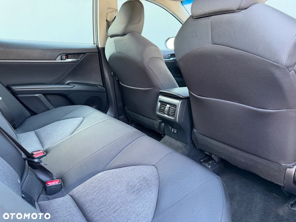 Toyota Camry 2.5 Hybrid Comfort CVT - 23
