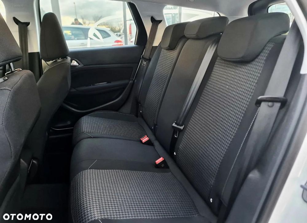 Peugeot 308 BlueHDi 130 EAT8 Allure Pack - 28