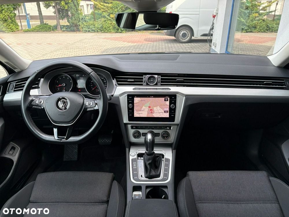 Volkswagen Passat - 13