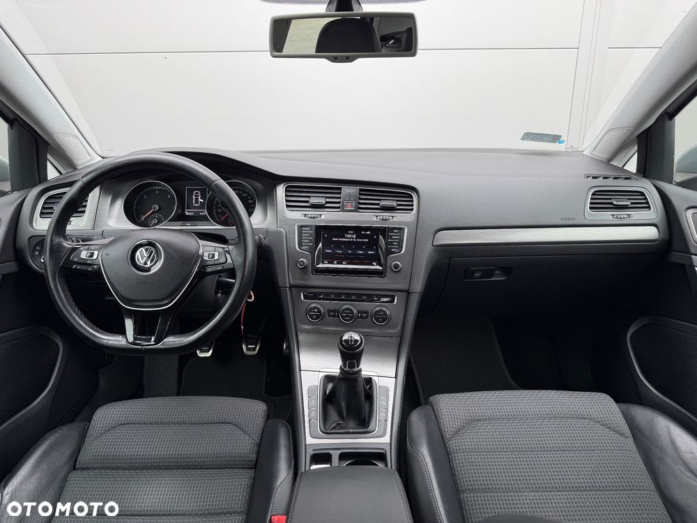 Volkswagen Golf - 14