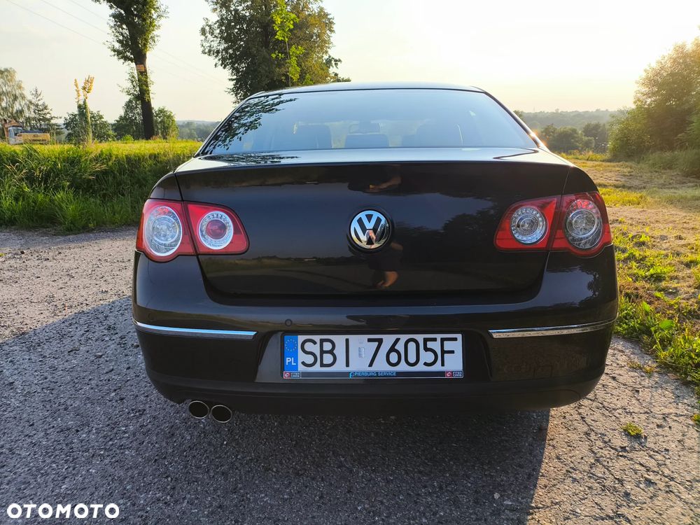 Volkswagen Passat 2.0 FSI Highline - 22