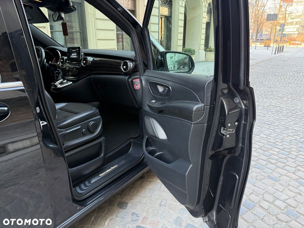 Mercedes-Benz Klasa V 220 CDI extralang 7G-TRONIC Avantgarde Edition - 9