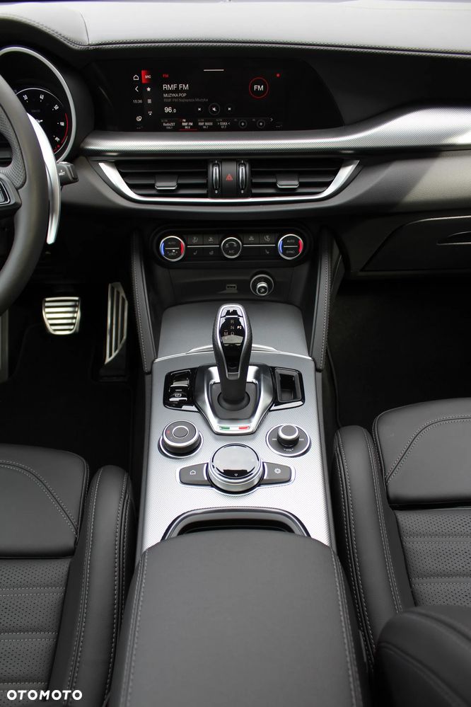Alfa Romeo Stelvio 2.0 Turbo Veloce Q4 - 12