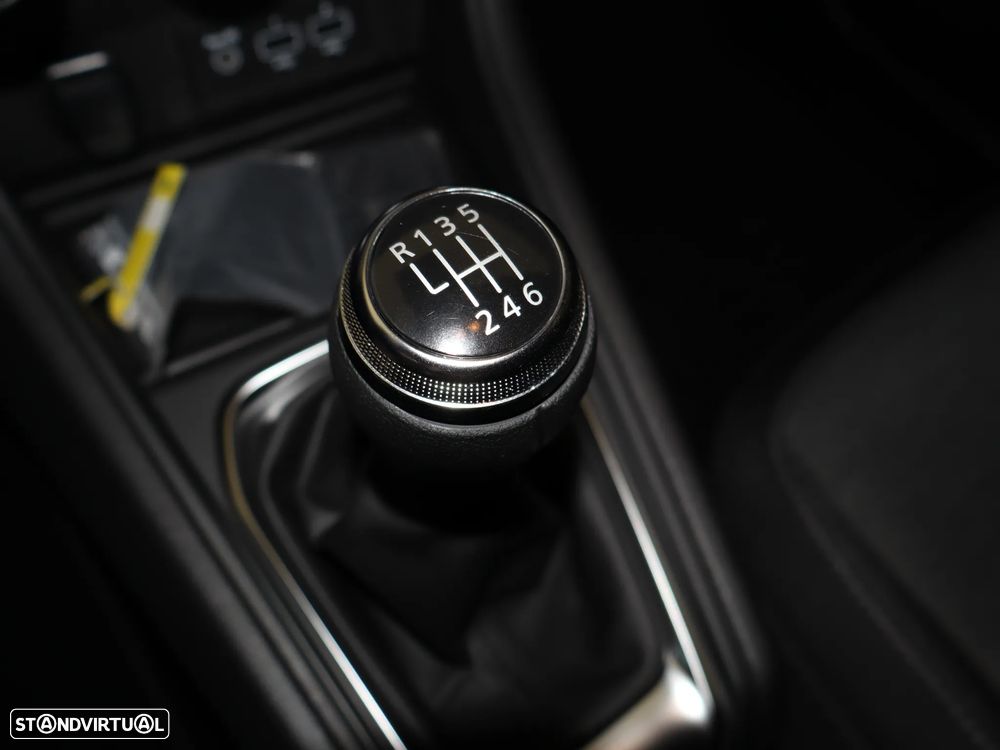 Renault Captur TCe 90 BUSINESS EDITION - 24