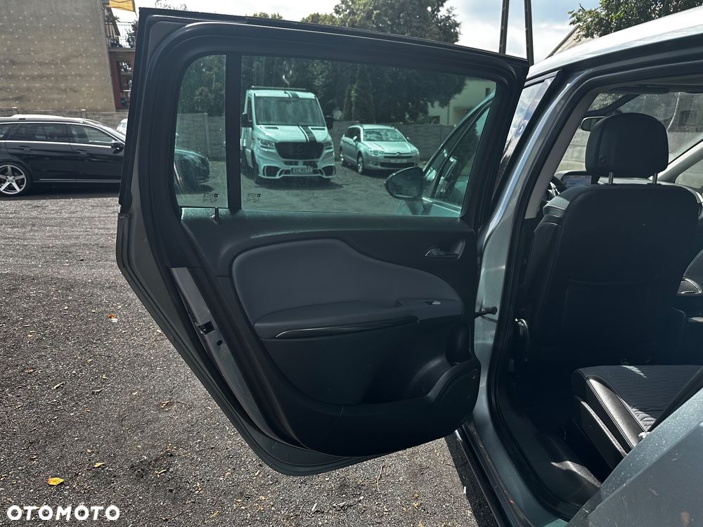 Opel Zafira - 12