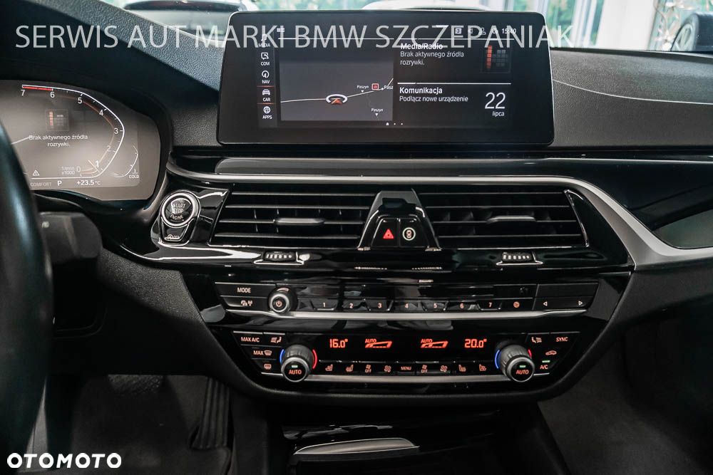 BMW Seria 5 530i xDrive Sport Line - 15