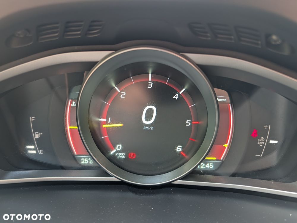Volvo V40 D4 Drive-E R-Design Kinetic - 13