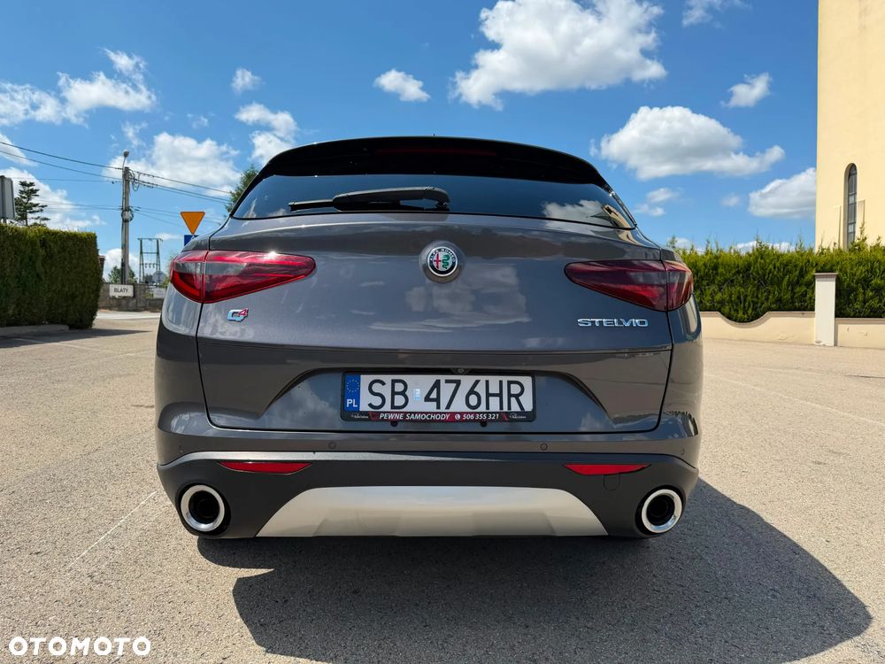 Alfa Romeo Stelvio 2.0 Turbo TI Q4 - 9