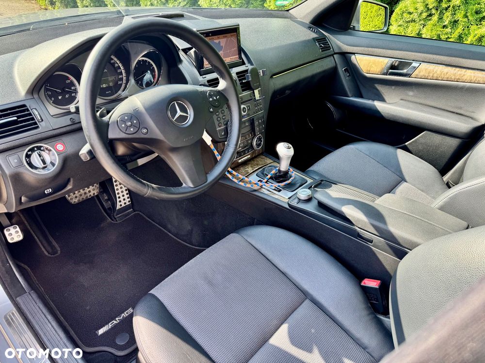 Mercedes-Benz Klasa C 250 CGI BlueEff Elegance - 4