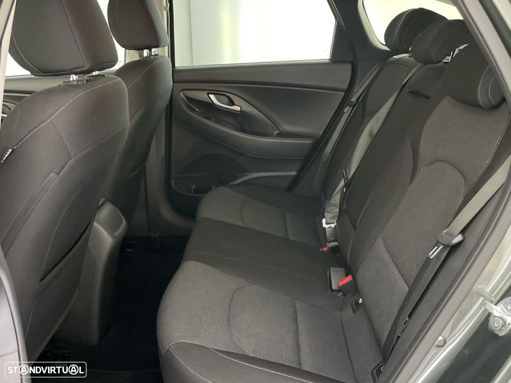 Hyundai i30 1.6 CRDI STyle — fotografia 12