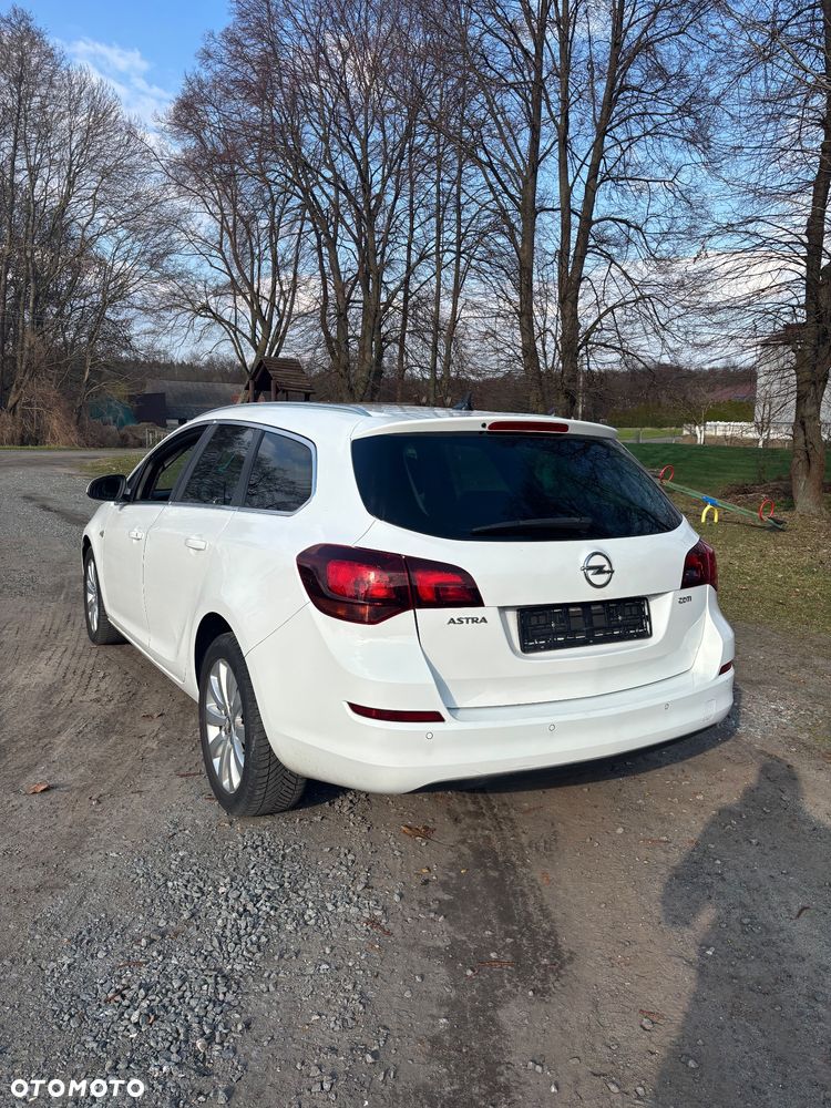 Opel Astra 1.7 CDTI DPF NAVI - 8