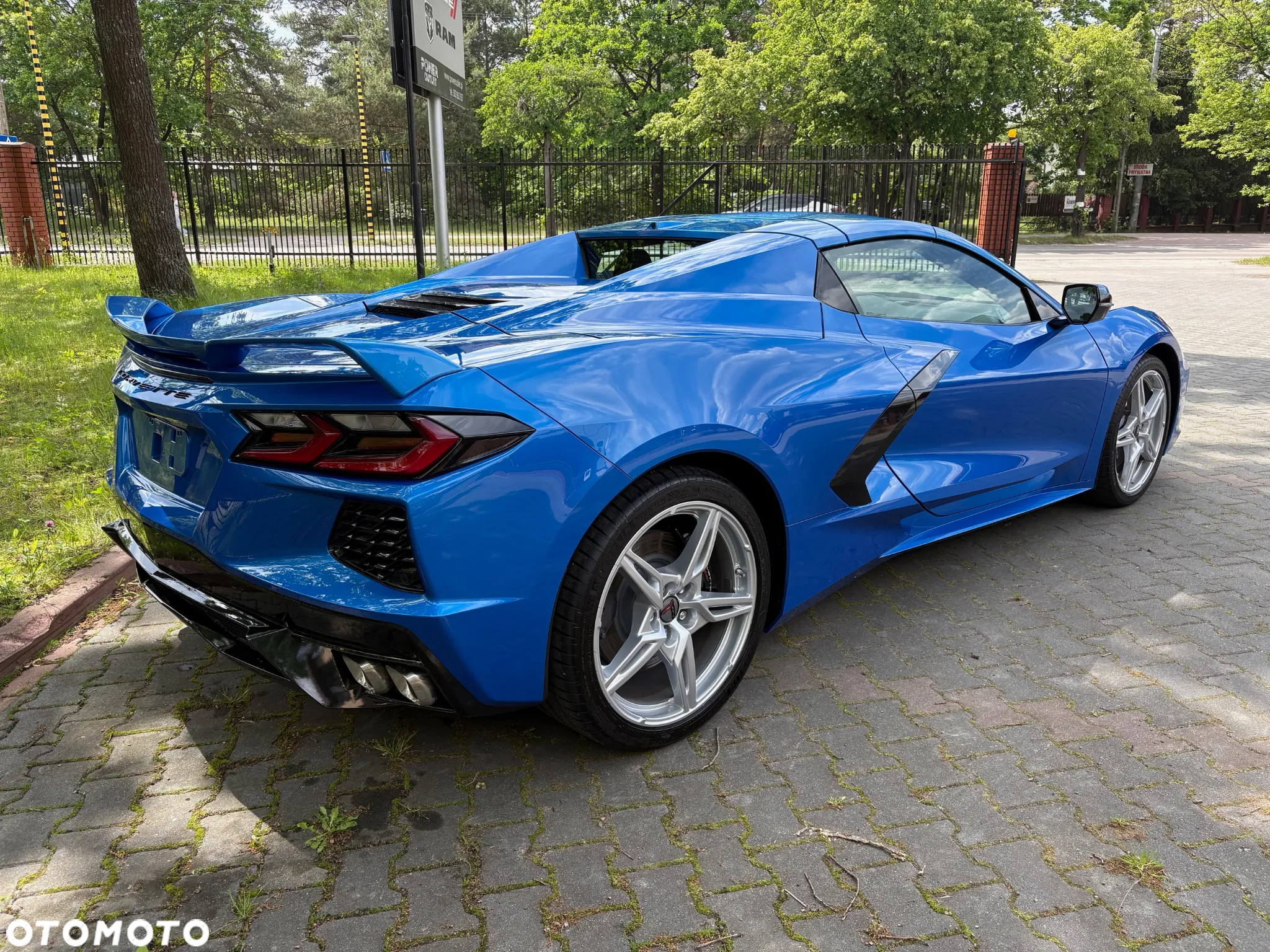 Chevrolet Corvette - 7