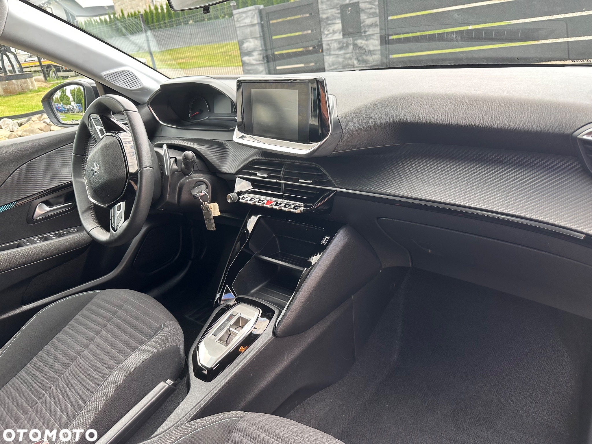 Peugeot 208 - 10
