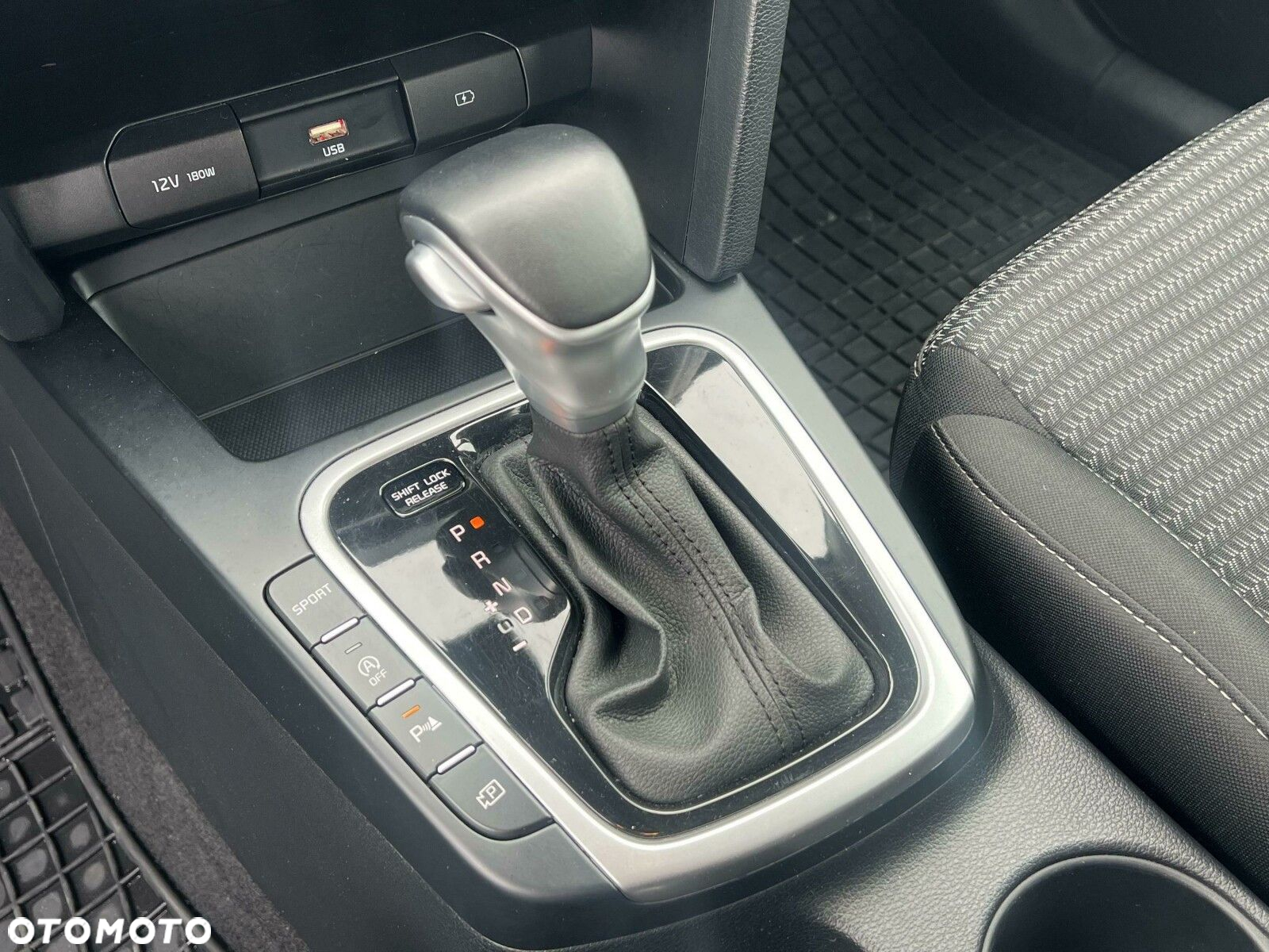 Kia Ceed - 13