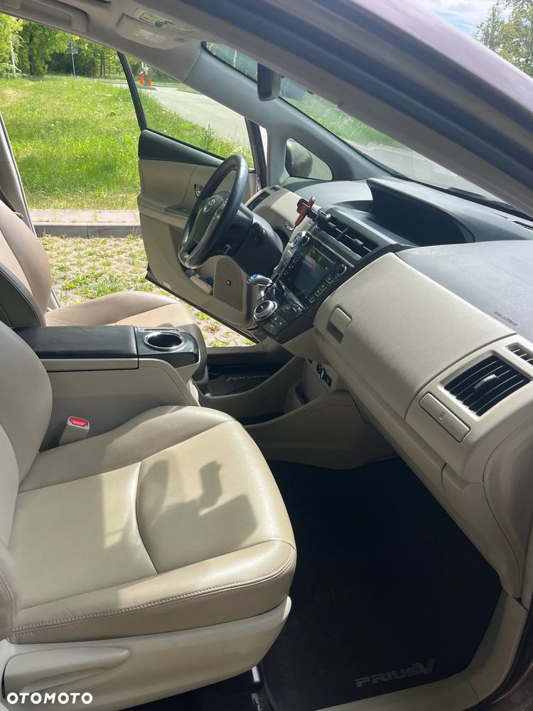 Toyota Prius+ (Hybrid) Comfort - 11