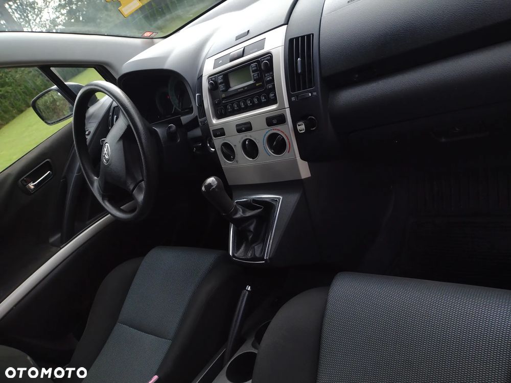 Toyota Corolla Verso - 4