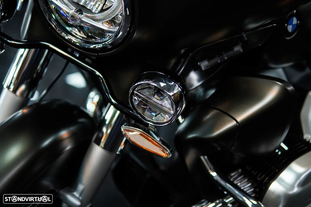 BMW R 18 Transcontinental Manhattan Metallic Matte - 9