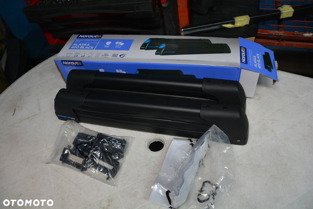 Uchwyt na 4 pary nart NOWY na klucz aluminiowy - 2