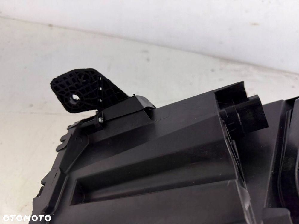 lampa prawy przód prawa przednia citroen jumpy iii eu - 16