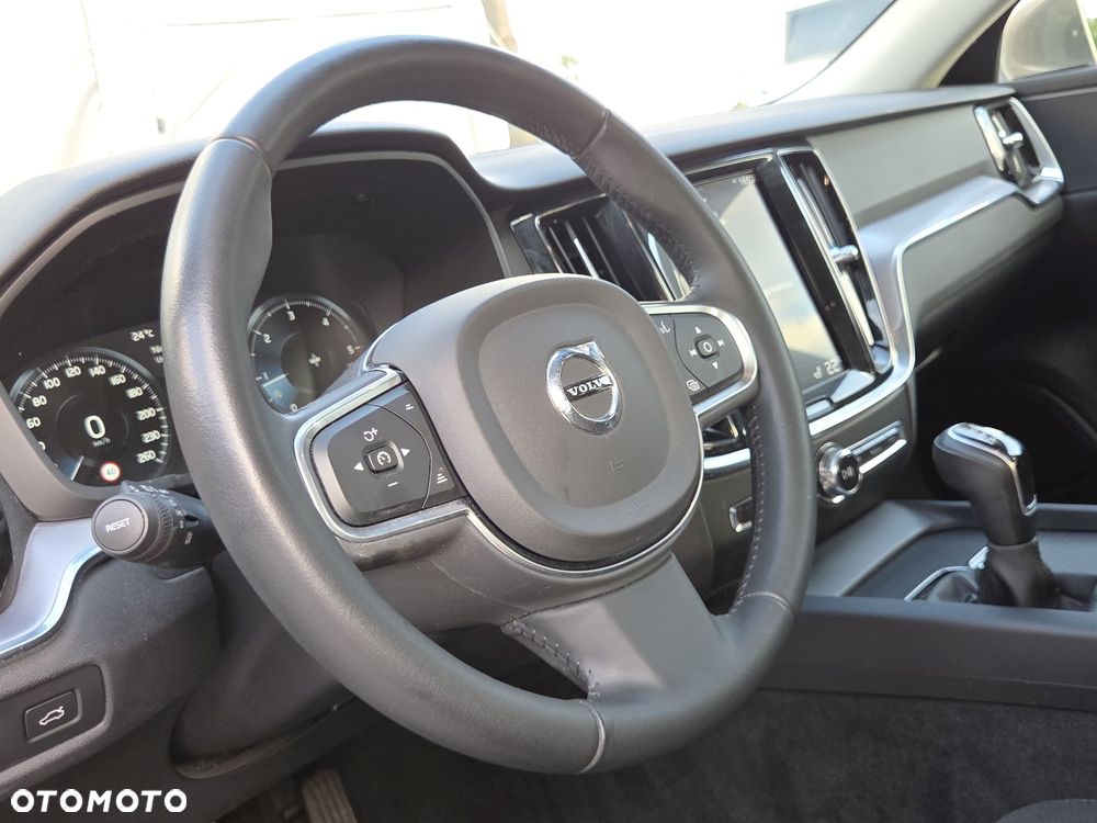 Volvo V60 D3 Momentum Pro - 13