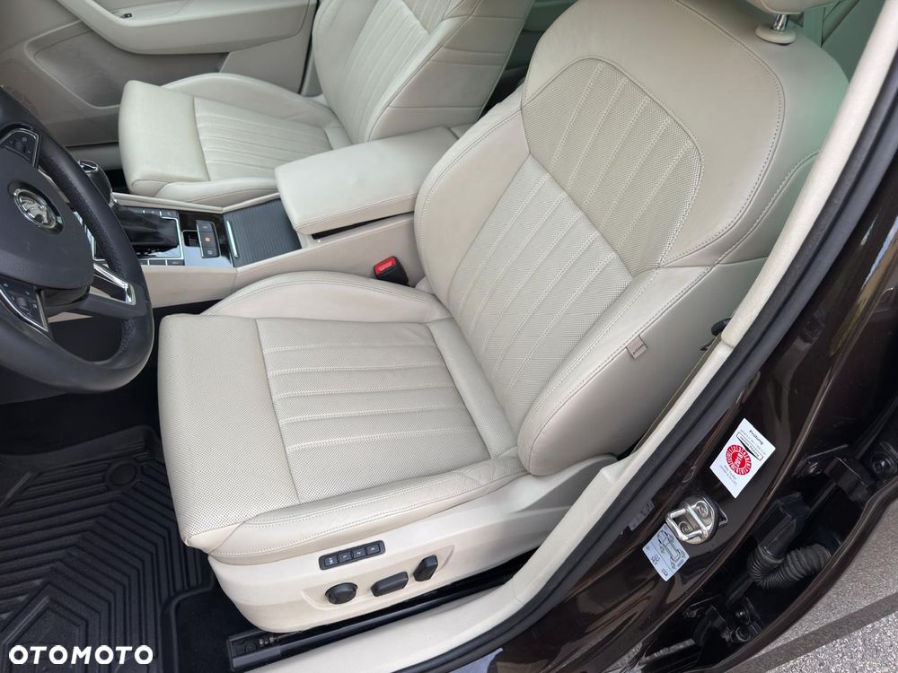 Skoda Superb 2.0 TDI DSG Style - 13