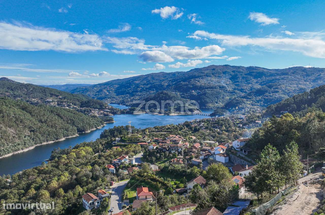 Terreno para construção no Gerês junto à Albufeira da Caniçada - Grande imagem: 5/15